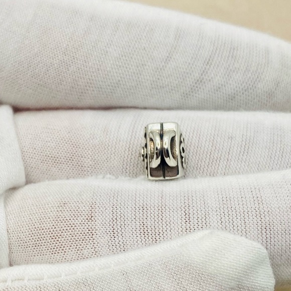 EUC Pandora 790473PCZ Sterling Silver Scalloped Purse Charm w/ Pink Zirconia - Picture 5 of 7